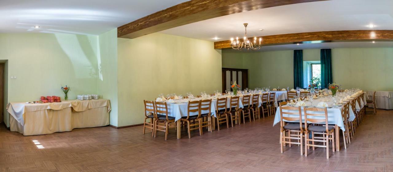Park Hotel Bruzis Smiltene Luaran gambar
